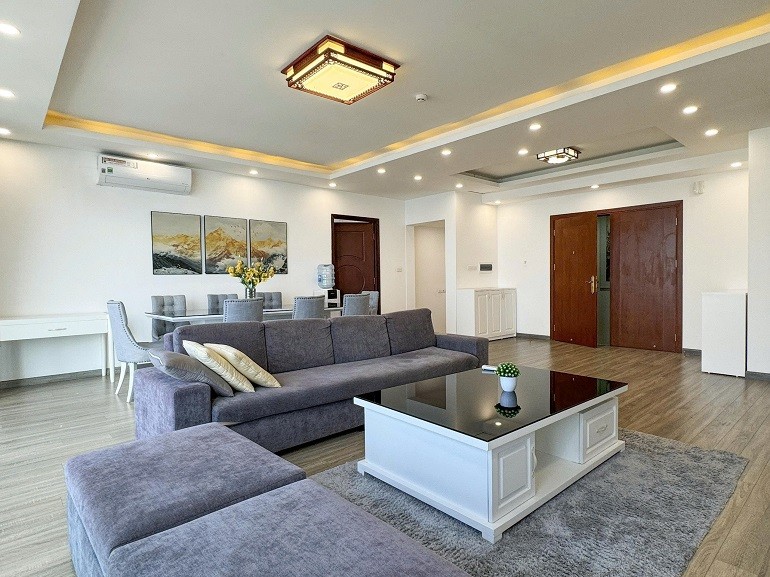 Cho thuê Căn hộ chung cư đường Xuân Diệu, Phường Quảng An, Diện tích 200m², Giá 52 Triệu/tháng 2