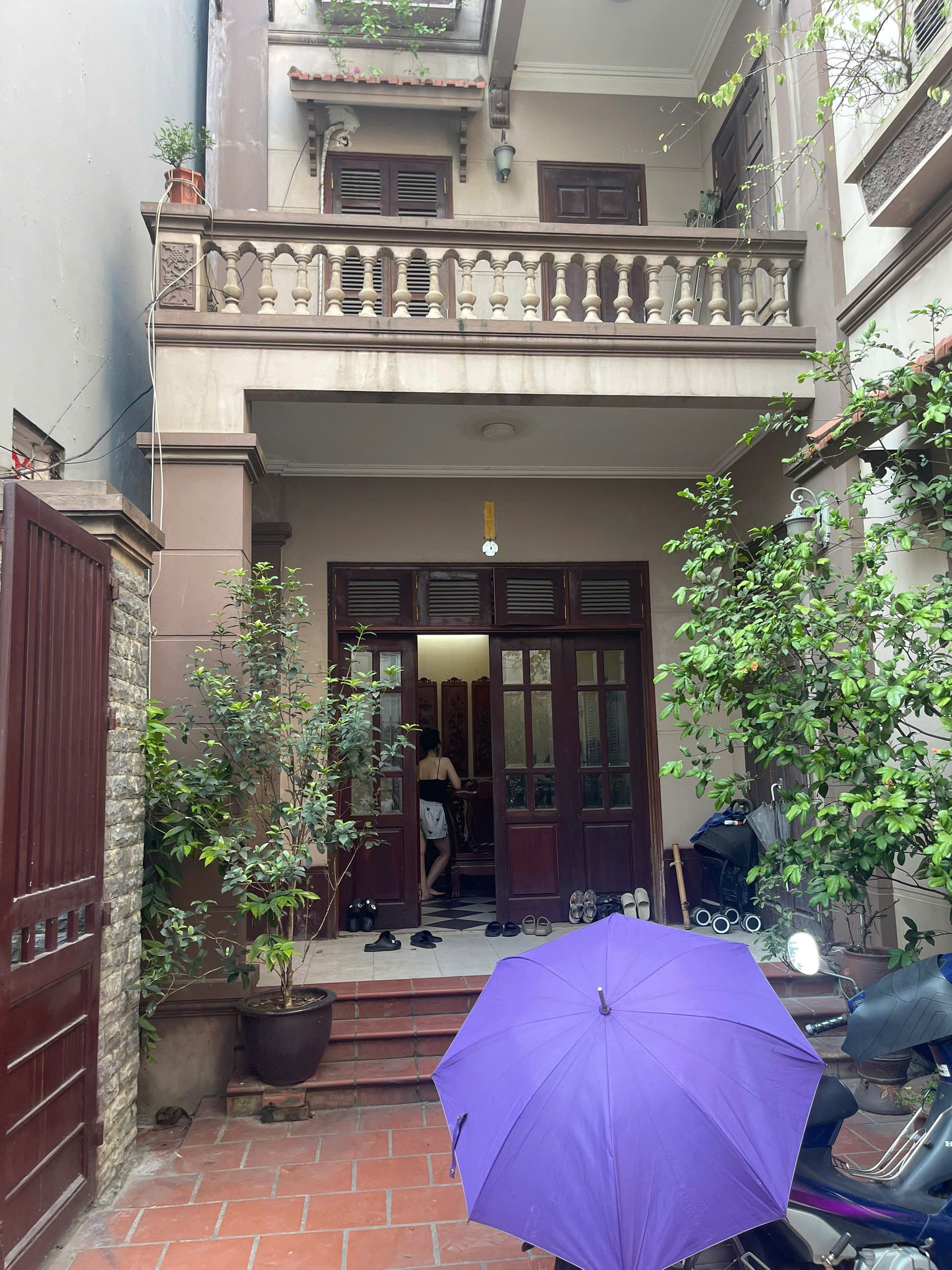 04.11.25. Bán biệt thự trung tâm Hà Đông, dt đất 130m2, gara ô tô trong sần, ngoài cửa 24/24, giá 2