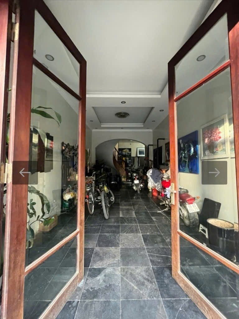 Bán nhà phố  Quán Thánh, Cửa Bắc, lõi Ba Đình DT 70m2, MT 6m, gần THPT Phan Đình Phùng