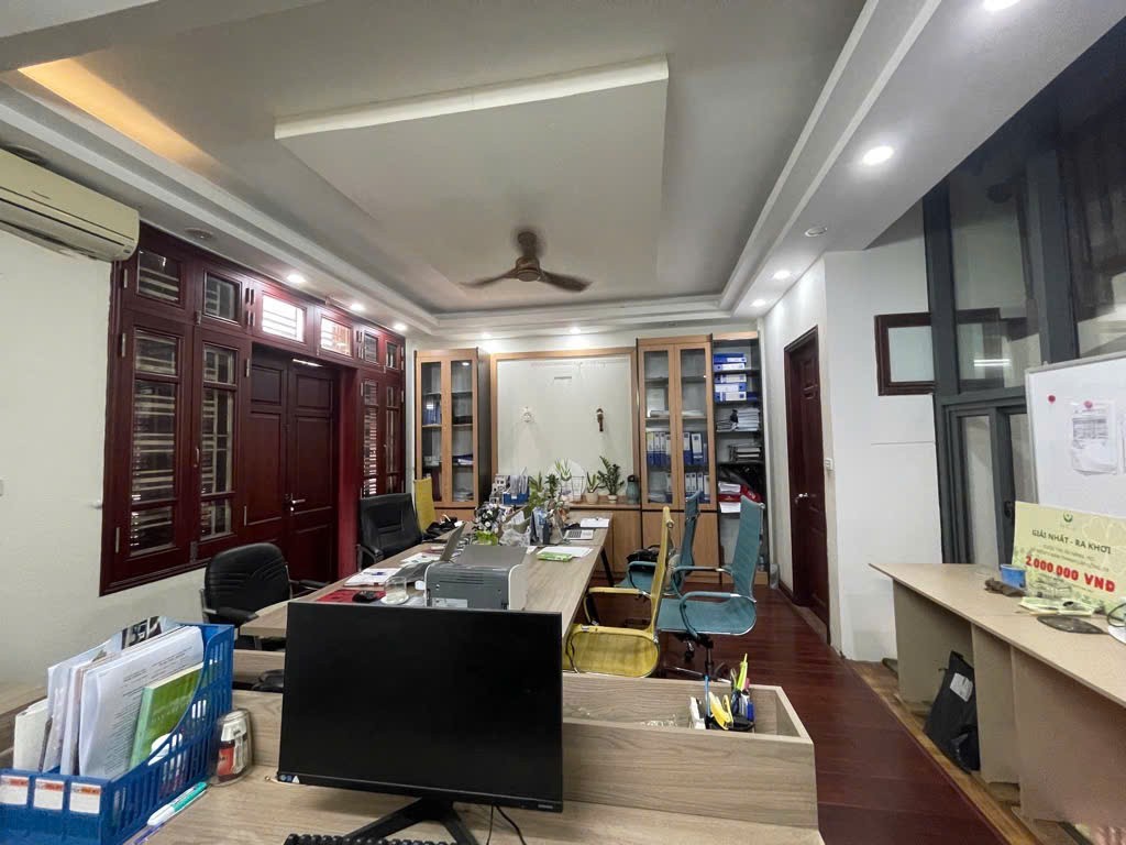 Bán nhà phố  Quán Thánh, Cửa Bắc, lõi Ba Đình DT 70m2, MT 6m, gần THPT Phan Đình Phùng 3