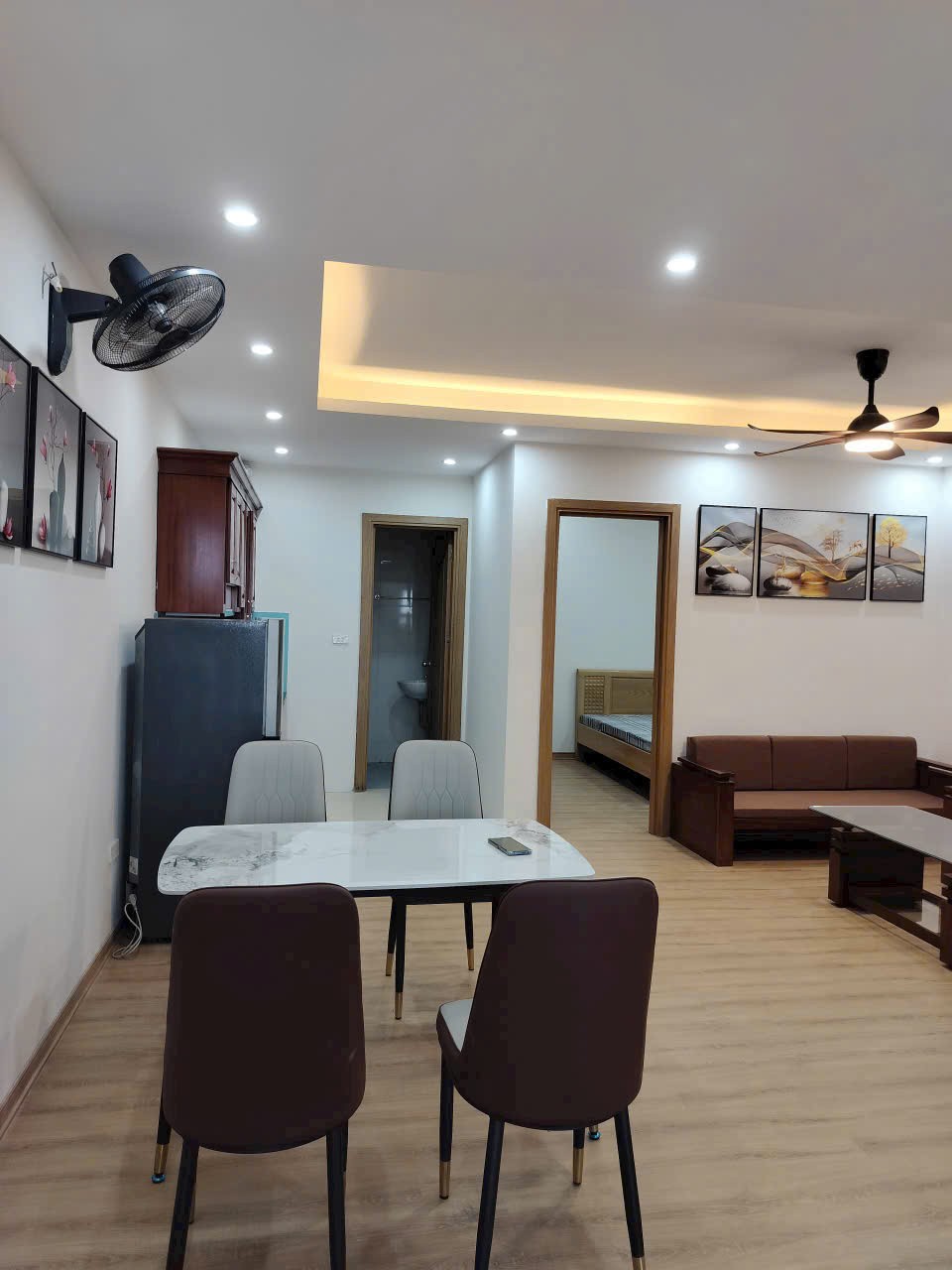 Chào bán căn hộ 70m2, 2 ngủ 2wc,full đồ, ban công hướng  chung cư Thanh Hà 2