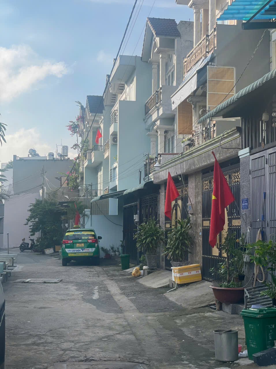 NHÀ ĐẸP GIÁ CỰC RẺ P. TRUNG MỸ TÂY, Q12 – TRỆT LẦU ĐẸP MỚI – PHÁP LÝ CHUẨN CHỈNH!