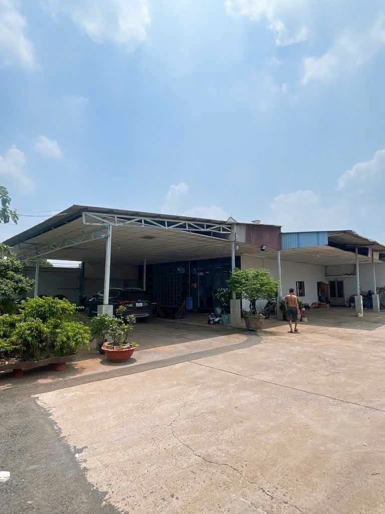 KHO XƯỞNG 5.870M2 MẶT TIỀN HUỲNH THỊ NA, HÓC MÔN GIÁ NGỘP CHỈ 35.8 TỶ 2