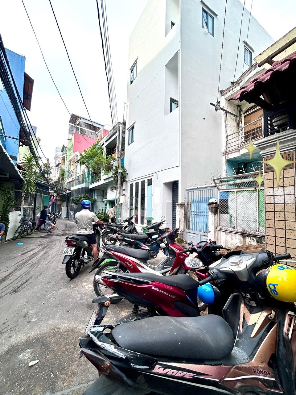 BÁN NHÀ Đ.TÔN ĐẢN- TRƯỚC NHÀ RỘNG 8M- NGANG NỞ HẬU- GIAO THƯƠNG GIỮA TÔN THẤT THUYẾT VÀ NGUYỄN TÂT 2