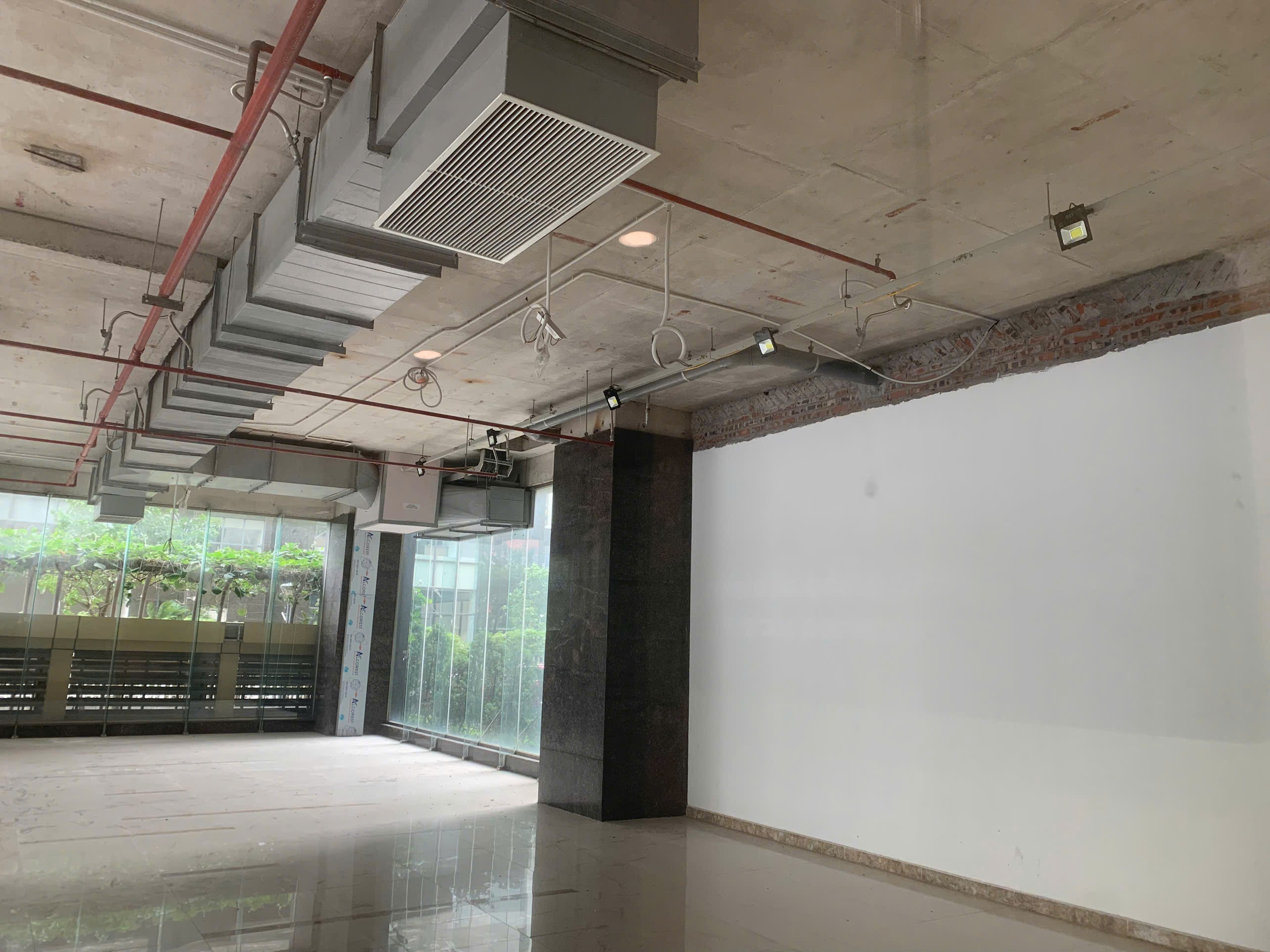 CHO THUÊ MẶT BẰNG TẦNG 1 – 243M² TẠI 6TH ELEMENT, TÂY HỒ TÂY