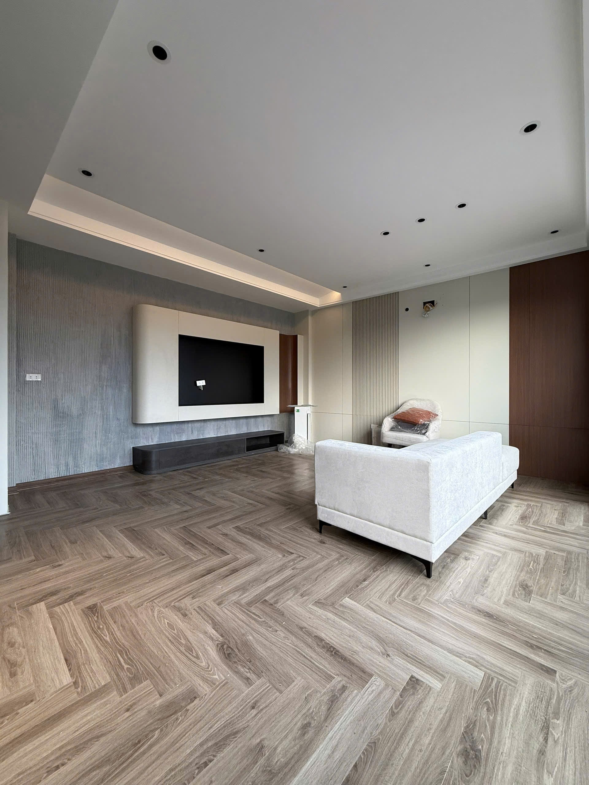 BÁN NHÀ MƯỚI Ô TÔ ĐỖ CỬA Tân Thụy 42m2 X 6 Tầng mặt tiền 7.6m, 15.2 tỷ Long Biên. 3