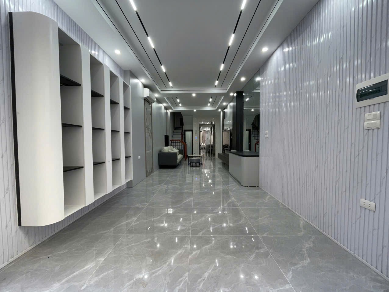 NHÀ ĐẸP Hoàng Như Tiếp 46.2m2 X 6 Tầng Mặt tiền 3.5m X 12.9 tỷ Long Biên.