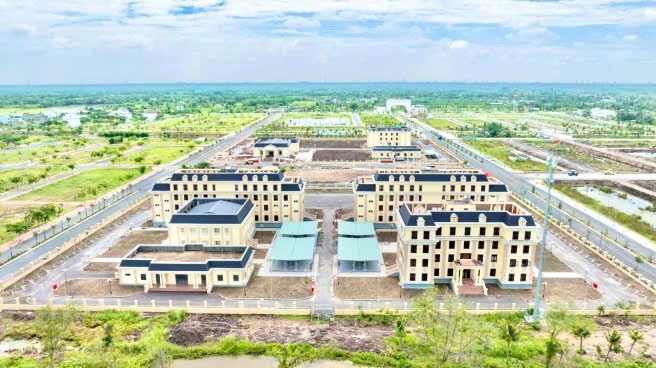 SỔ HỒNG TRAO TAY ƯU ĐÃI hơn 800 triệu duy nhất 1 NGÀY tại AGORA CITY: 16.9 tr (V). Long 0931895958 4