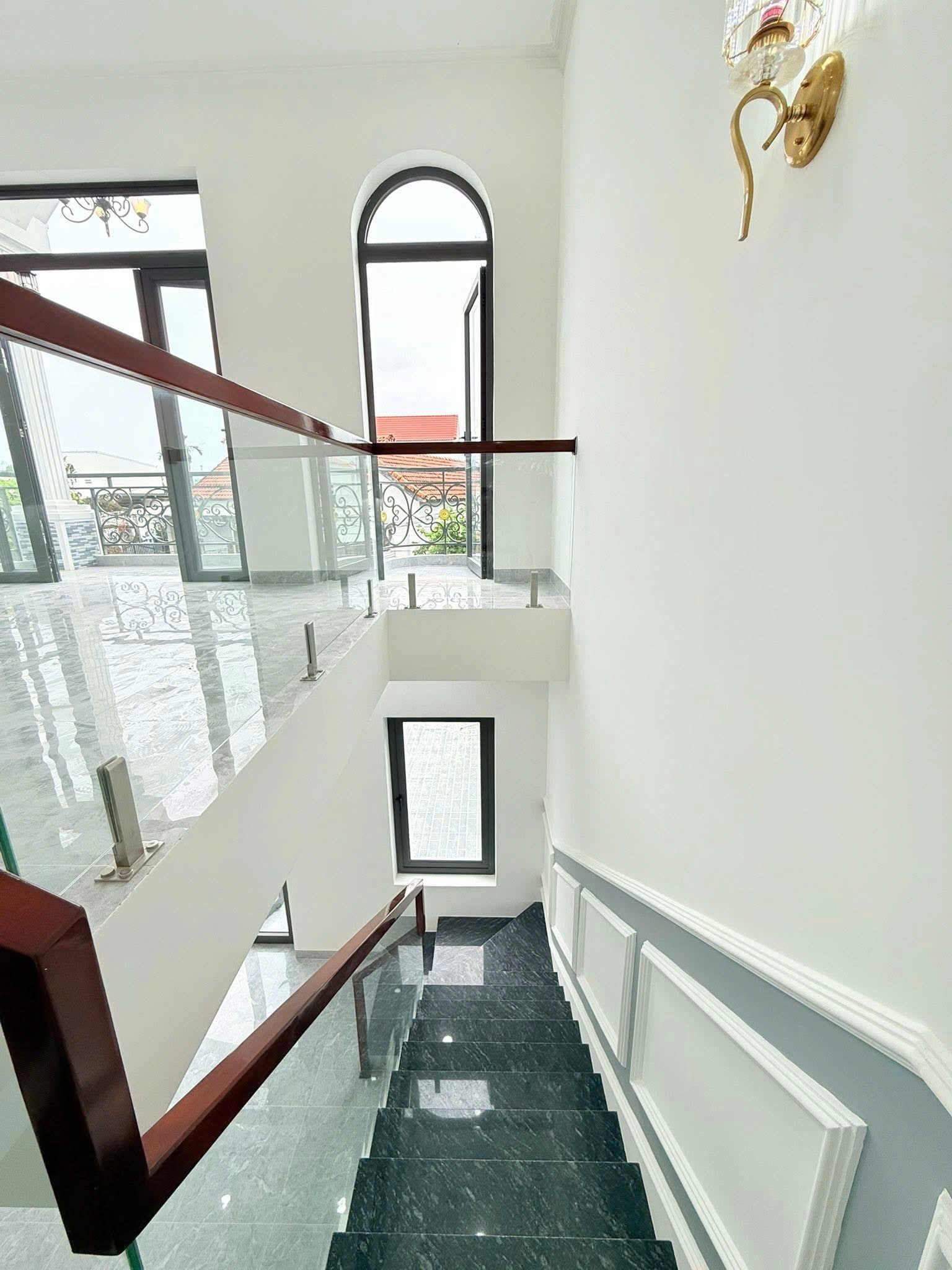 BÁN BIỆT THỰ MÁI THÁI CỔ ĐIỂN PHƯỜNG BẮC NHA TRANG. 4