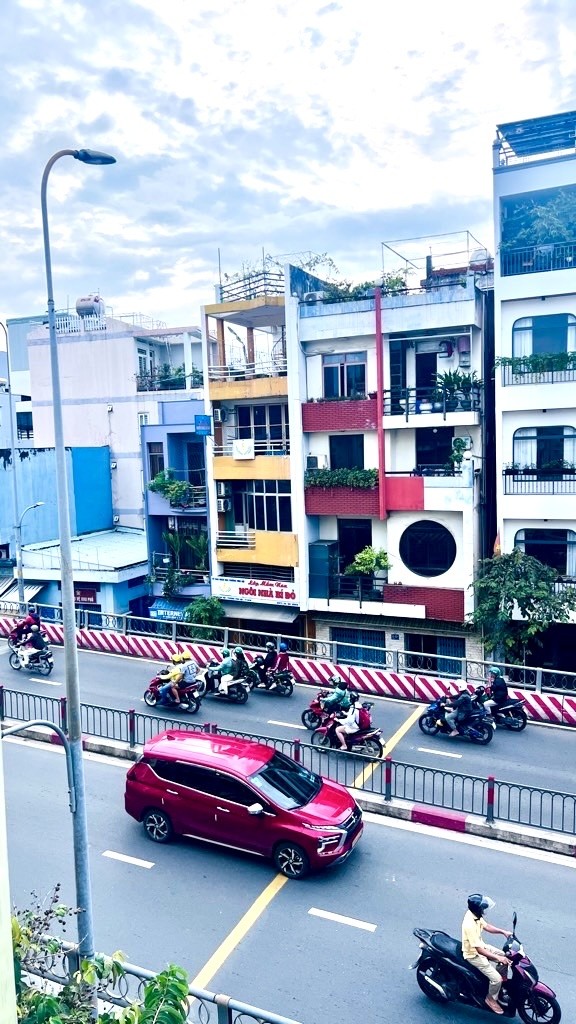 MT KINH DOANH Đ. KHÁNH HỘI THÍCH HỢP VỪA Ở VỪA KINH DOANH- CHỈ 6.6T-GIAO THƯƠNG GIƯA TÔN THẤT 5