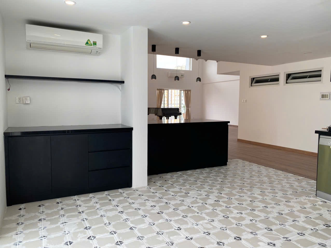 Cho thuê Căn hộ chung cư Phường Thảo Điền, Quận 2, Diện tích 330m², Giá Thương lượng 7