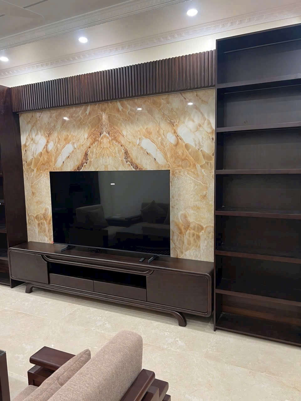 Cần bán 79,1m2 nhà 6 tầng, thang máy, vỉa hè siêu rộng 10m đầu phố Ngô Gia Tự, Việt Hưng 2