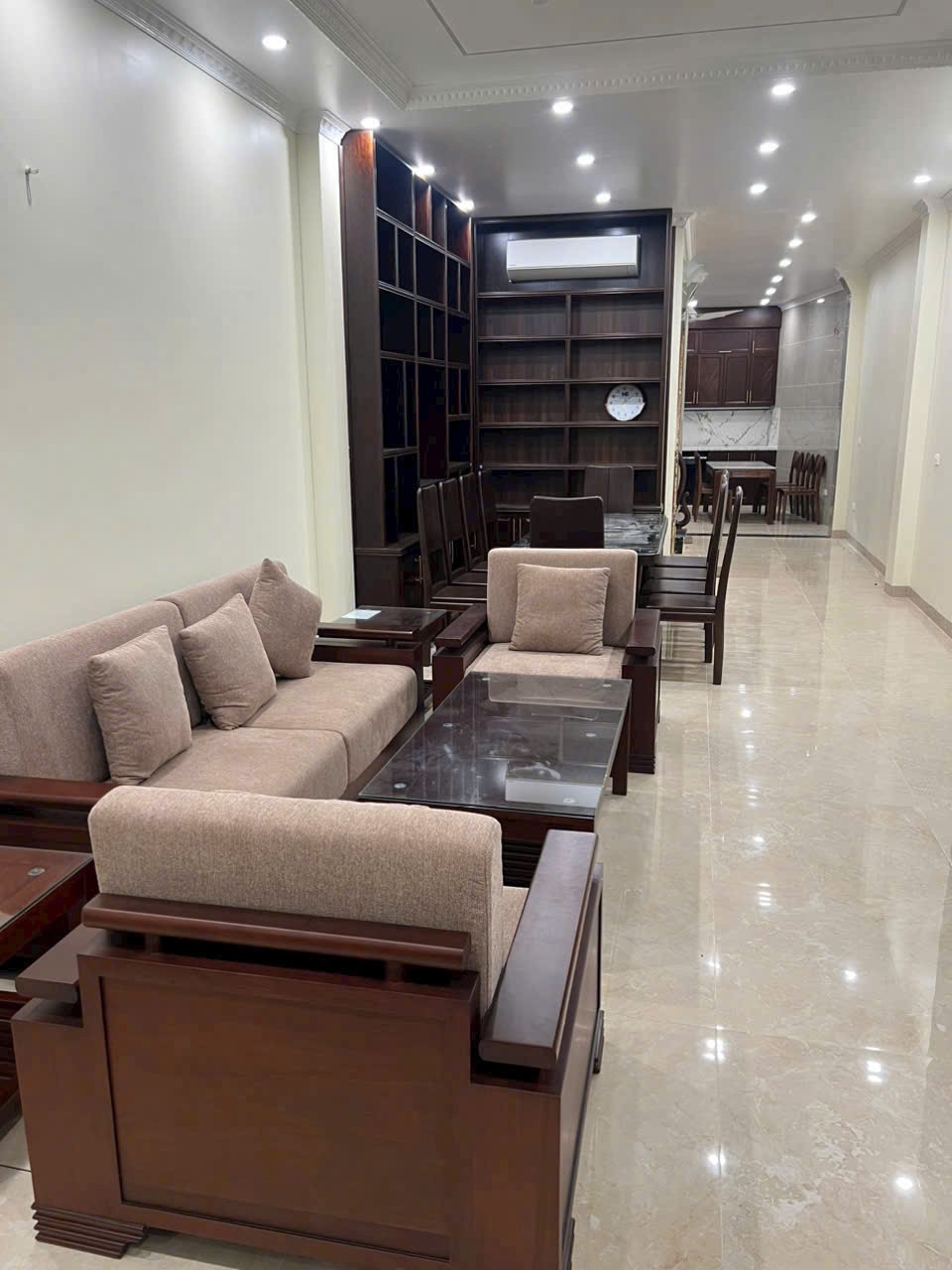 Cần bán 79,1m2 nhà 6 tầng, thang máy, vỉa hè siêu rộng 10m đầu phố Ngô Gia Tự, Việt Hưng 3