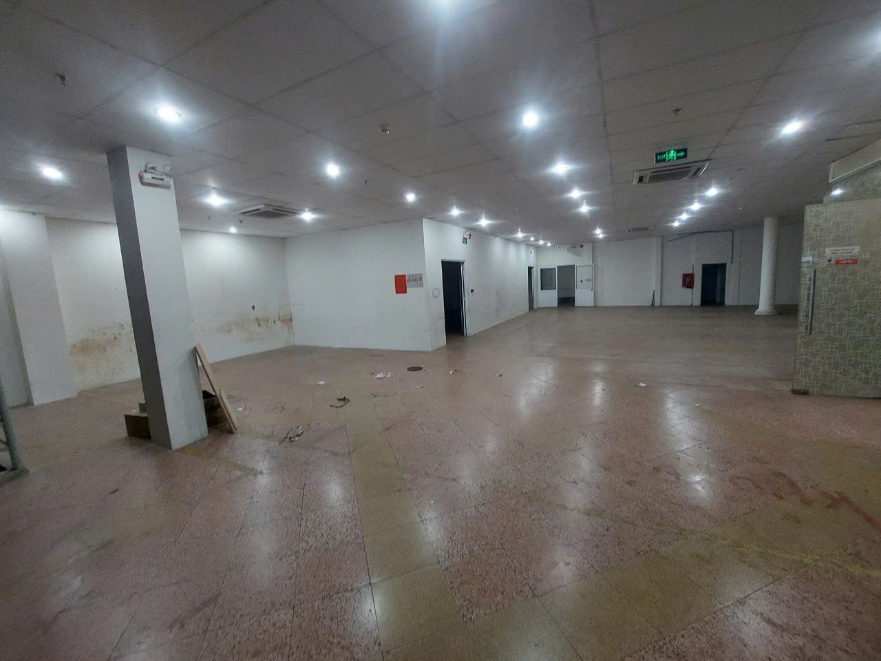 Cho thuê Văn phòng Phường 11, Quận 6, Diện tích 438m², Giá 0180 Triệu/tháng 5