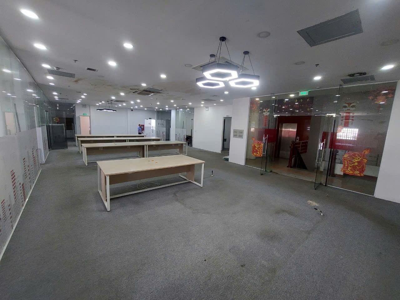 Cho thuê Văn phòng Phường 11, Quận 6, Diện tích 438m², Giá 0180 Triệu/tháng