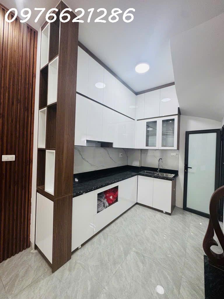 BÁN NHÀ LÔ GÓC SIÊU ĐẸP VIỆT HƯNG – 32M², MT 4M – GẦN PHỐ, Ô TÔ TRÁNH, KINH DOANH ĐỈNH – GIÁ 6X 2