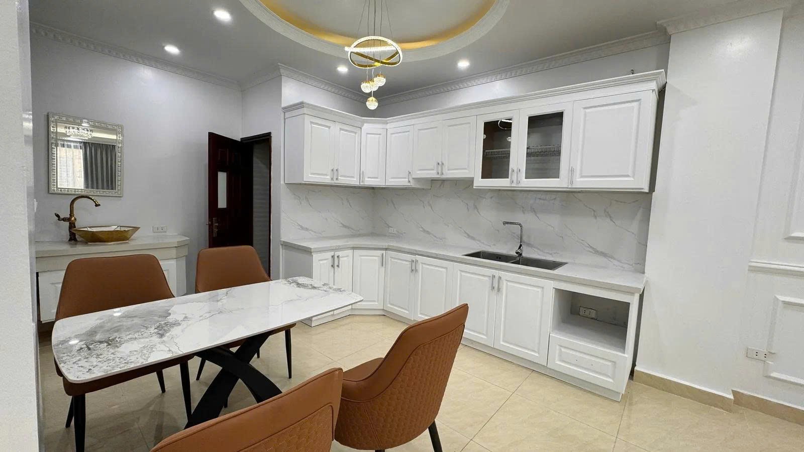 BÁN NHÀ LIỀN KỀ VĂN PHÚ - 90m2, MT 4.5M , Giá 21 tỷ . PHÂN LÔ - VỈA HÈ - Ô TÔ TRÁNH 3