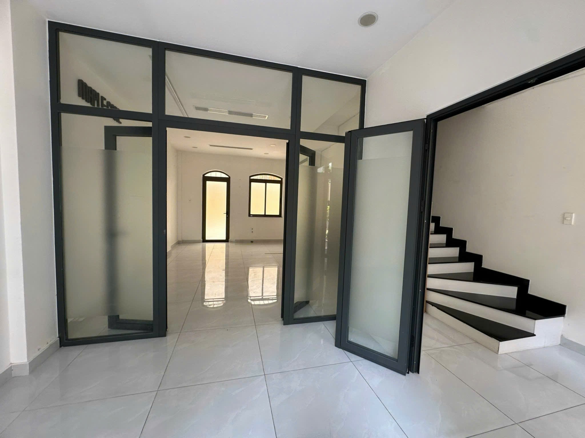 Cho thuê Nhà mặt tiền Phường 9, Phú Nhuận, Diện tích 86m², Giá 50 Triệu/tháng