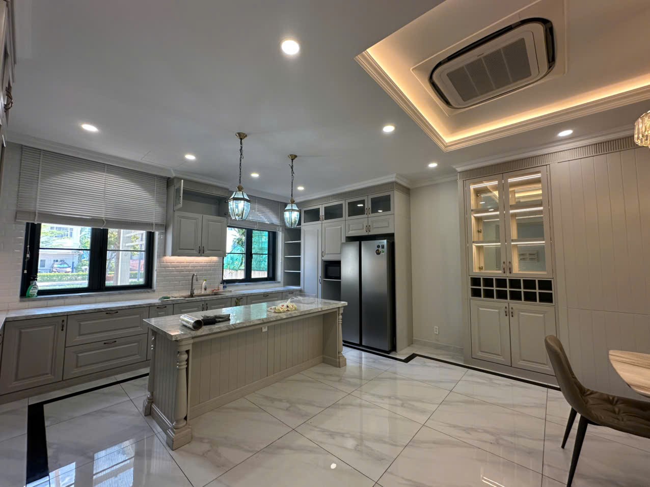 Cho thuê Biệt thự Phường Phú Mỹ, Quận 7, Diện tích 195m², Giá Thương lượng