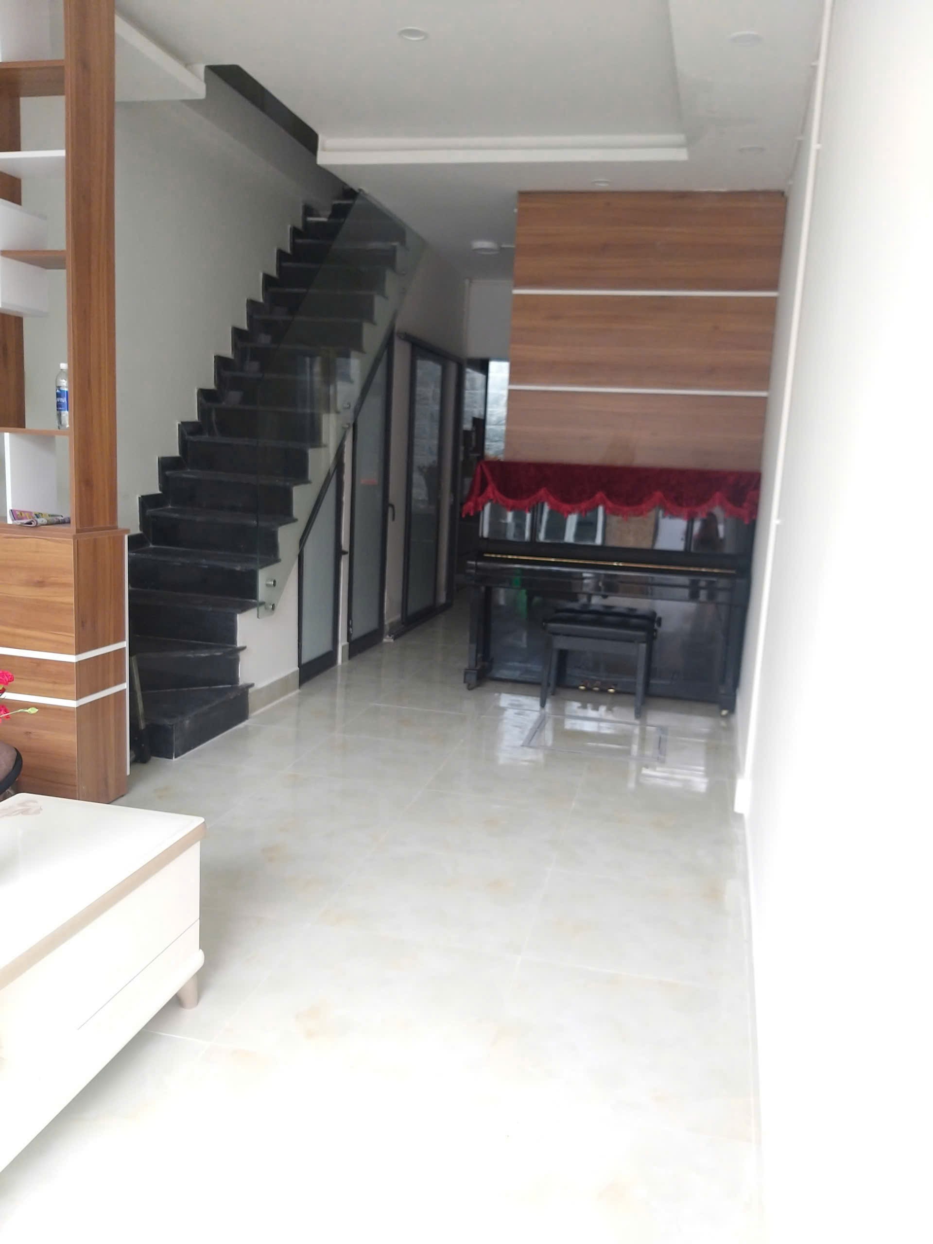 Cho thuê nhà nguyên căn có thang máy đường Nguyễn Thị Nghĩa, Phường Xuân Hương Đà Lạt 2