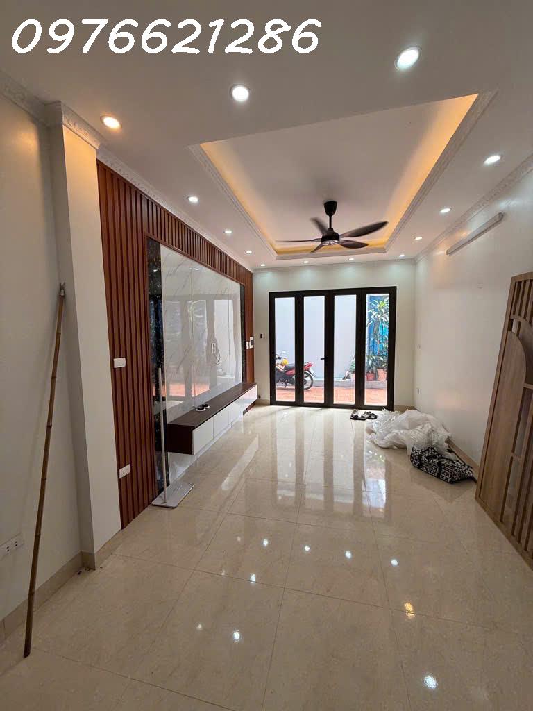 Bán NHÀ ĐẸP HIẾM CÓ Đức Giang – 32,m² – MT 3,5m – FULL NỘI THẤT – NGÕ THÔNG SÁNG – GIÁ CHỈ 6x