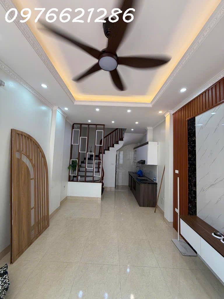 Bán NHÀ ĐẸP HIẾM CÓ Đức Giang – 32,m² – MT 3,5m – FULL NỘI THẤT – NGÕ THÔNG SÁNG – GIÁ CHỈ 6x 2