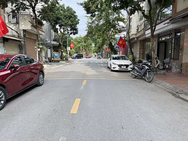 Chính chủ bán nhà C4 mặt phố Quán Tình 63,4m2 nở hậu, gần Hồ, pháp lý chuẩn sẵn sàng CC 2