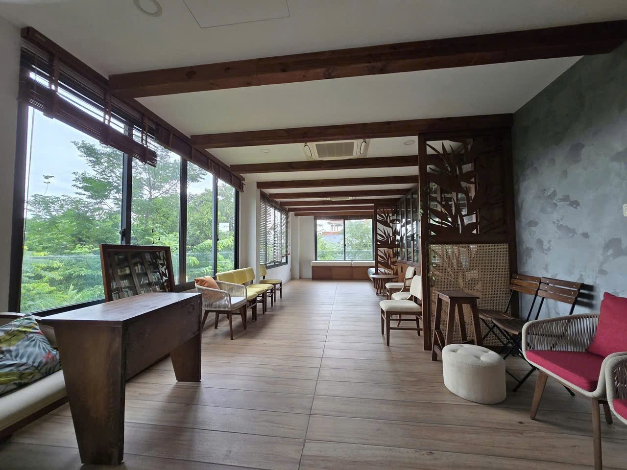 Cho thuê Biệt thự Phường Thảo Điền, Quận 2, Diện tích 1900m², Giá Thương lượng 5