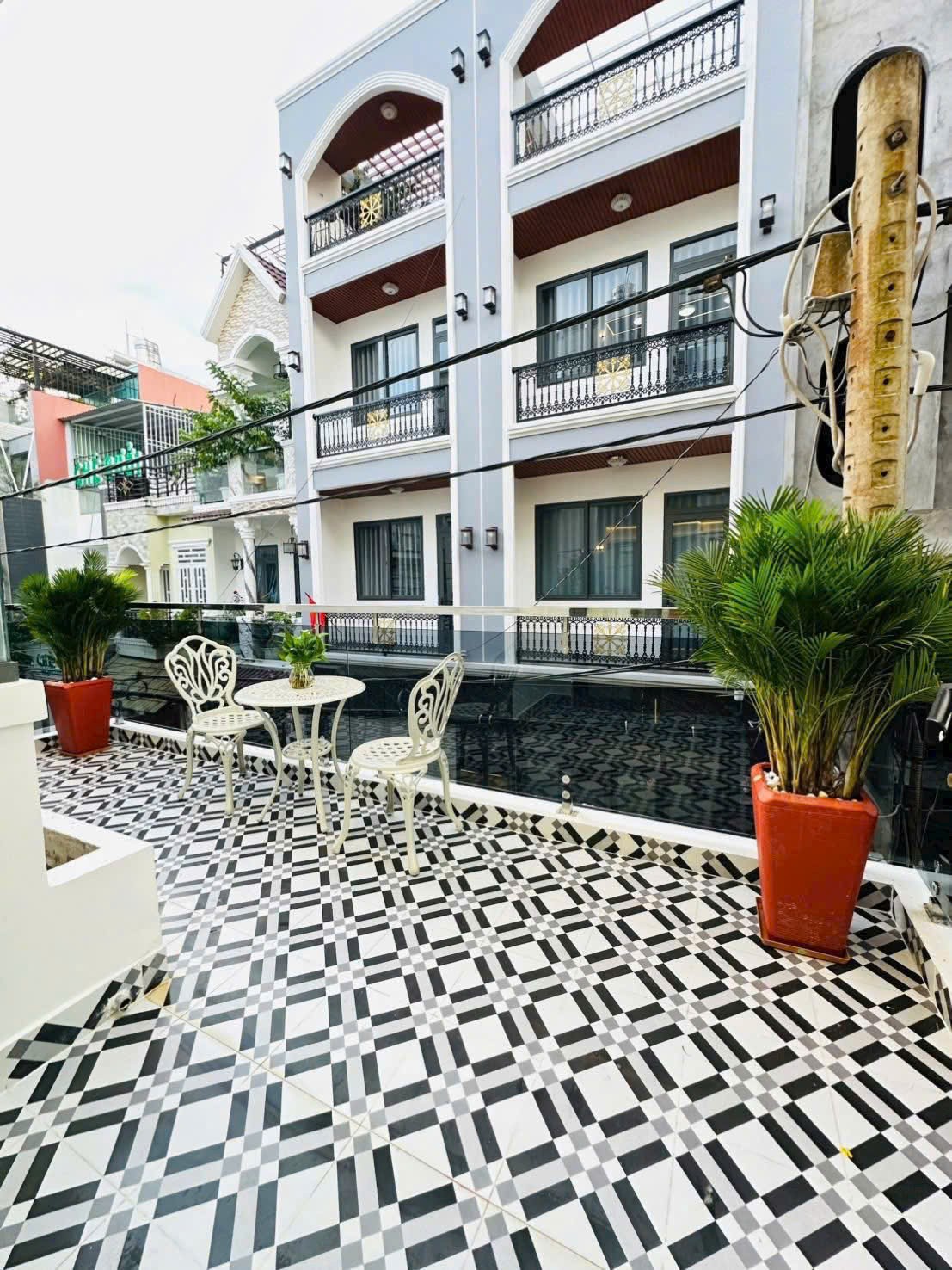 Bán Nhà Mới Xe Hơi Ngủ Nhà 4 tầng 4 Phòng Ngủ 3