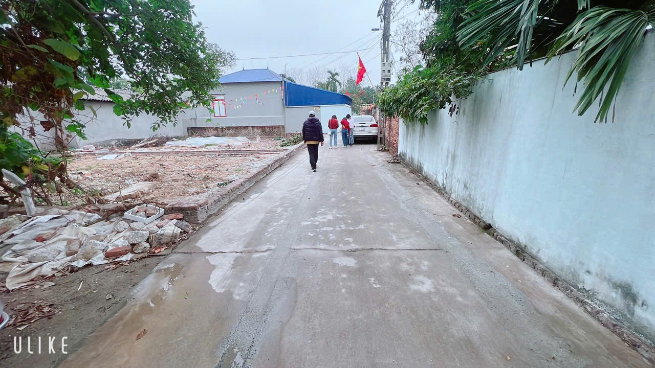 ĐẸP BÁN TIẾC LẮM VỊ TRÍ  ĐẤT SẤT DỰ ÁN  --DT 100 M FUN THỔ CƯ -TẠI VỆ SƠN ĐÔNG TÂN MINH HUYỆN SÓC 3