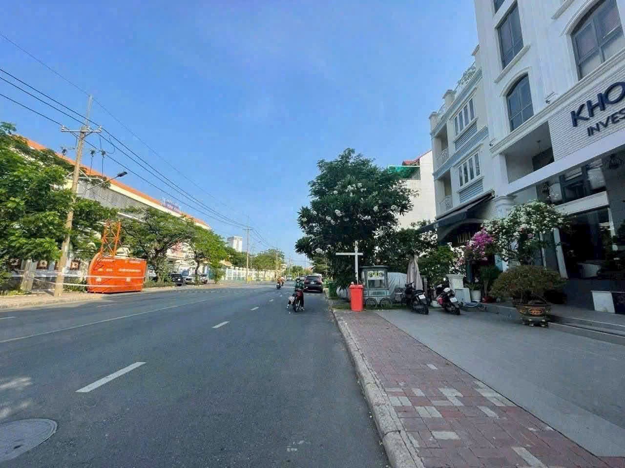 Cần bán Nhà mặt tiền Phường Tân Phú, Quận 7, Diện tích 216m², Giá 130 Tỷ 3