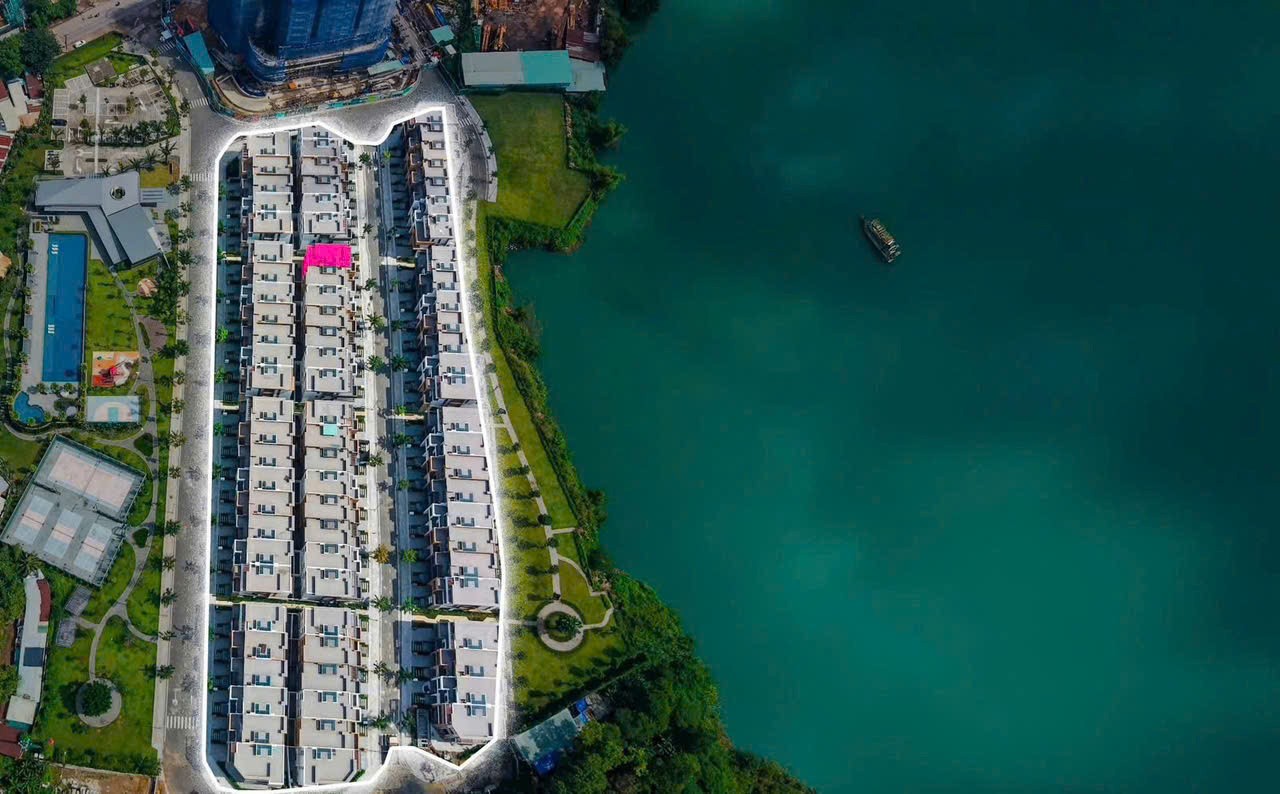 Cần bán Nhà mặt tiền Phường Tân Phú, Quận 7, Diện tích 216m², Giá 130 Tỷ 2