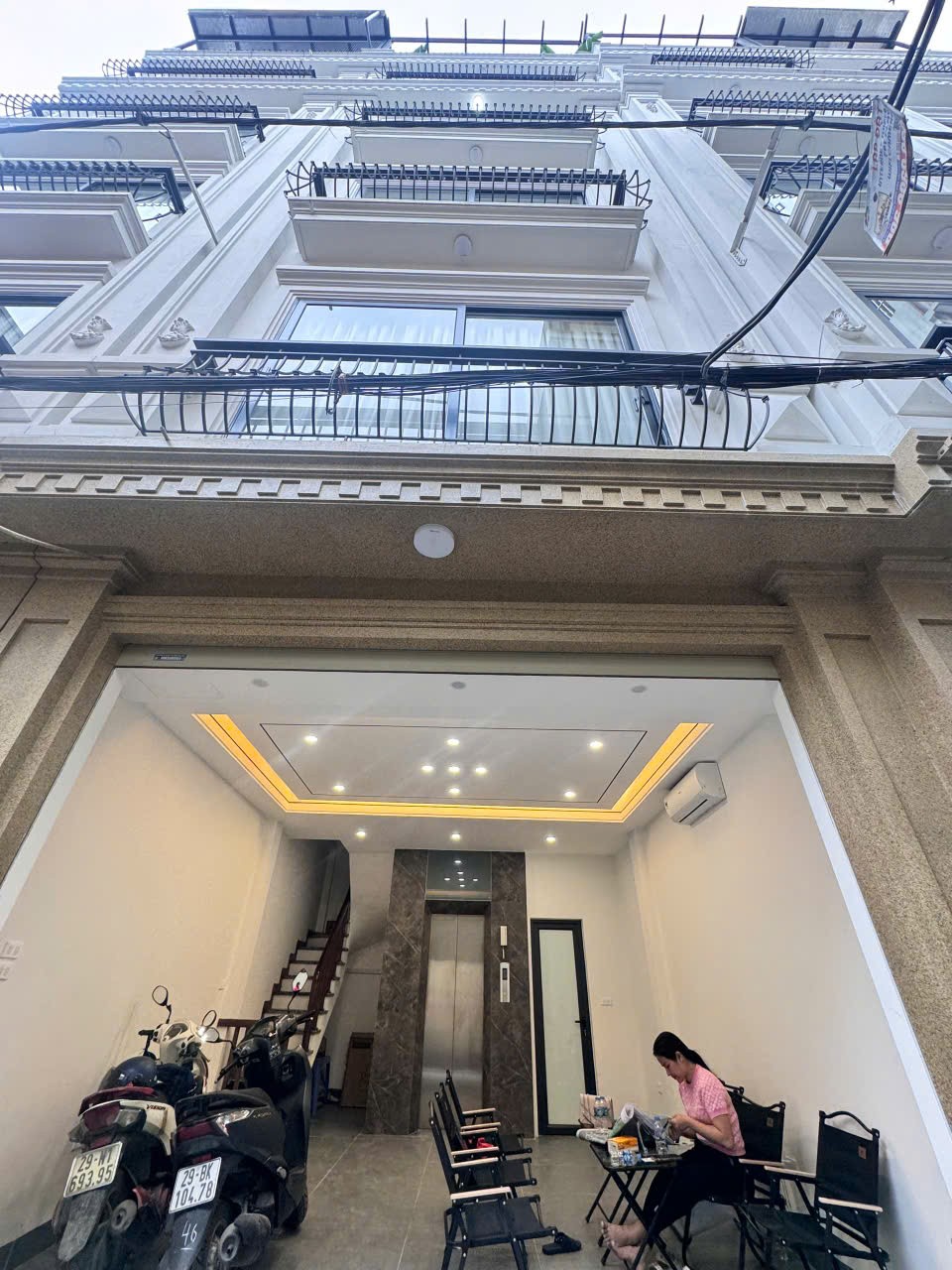 NHÀ ĐẸP  PHỐ TRẠM – LONG BIÊN – 6 TẦNG THANG MÁY – FULL NỘI THẤT 37m2 11.5 Tỷ.