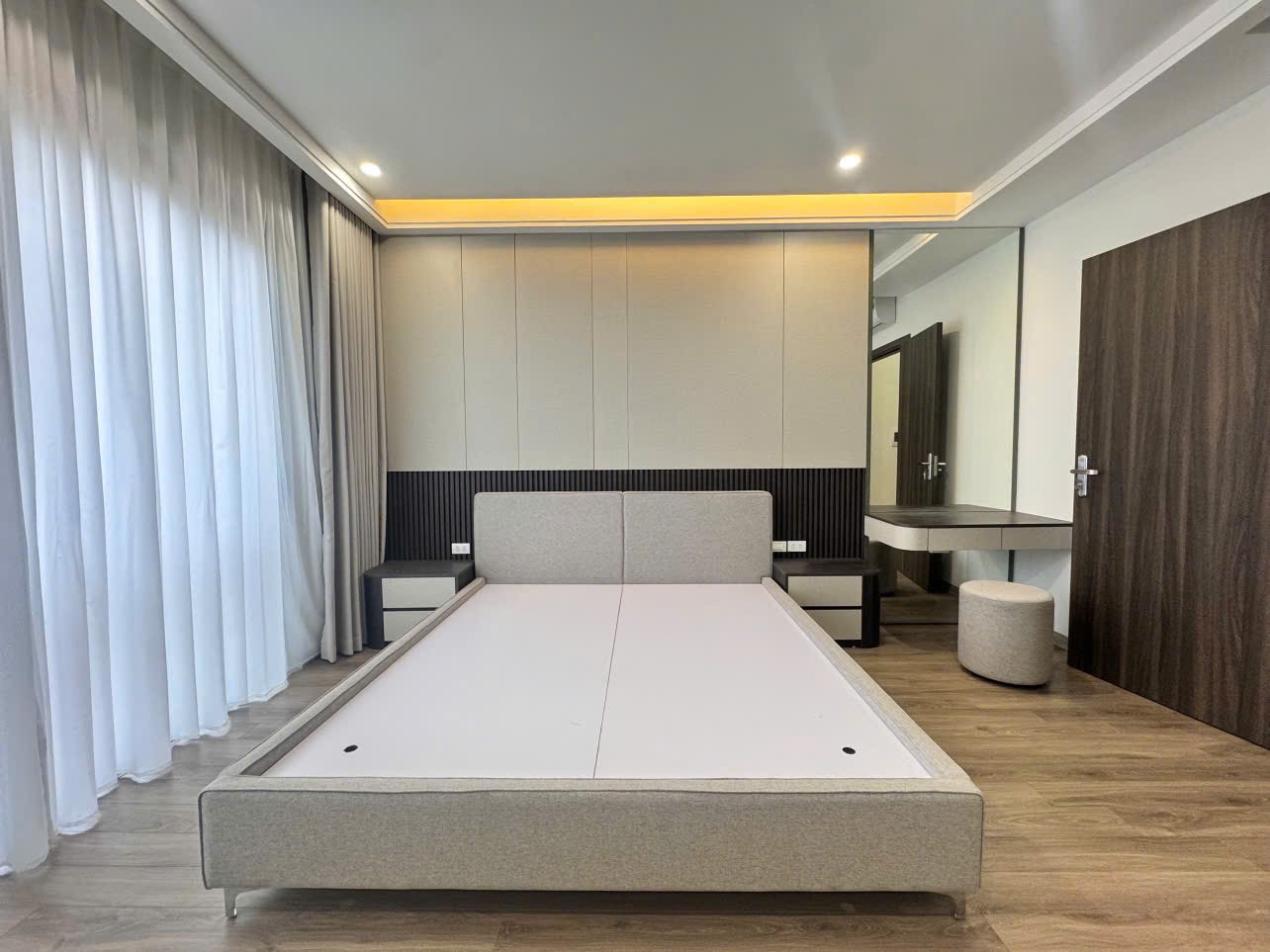 NHÀ ĐẸP  PHỐ TRẠM – LONG BIÊN – 6 TẦNG THANG MÁY – FULL NỘI THẤT 37m2 11.5 Tỷ. 4