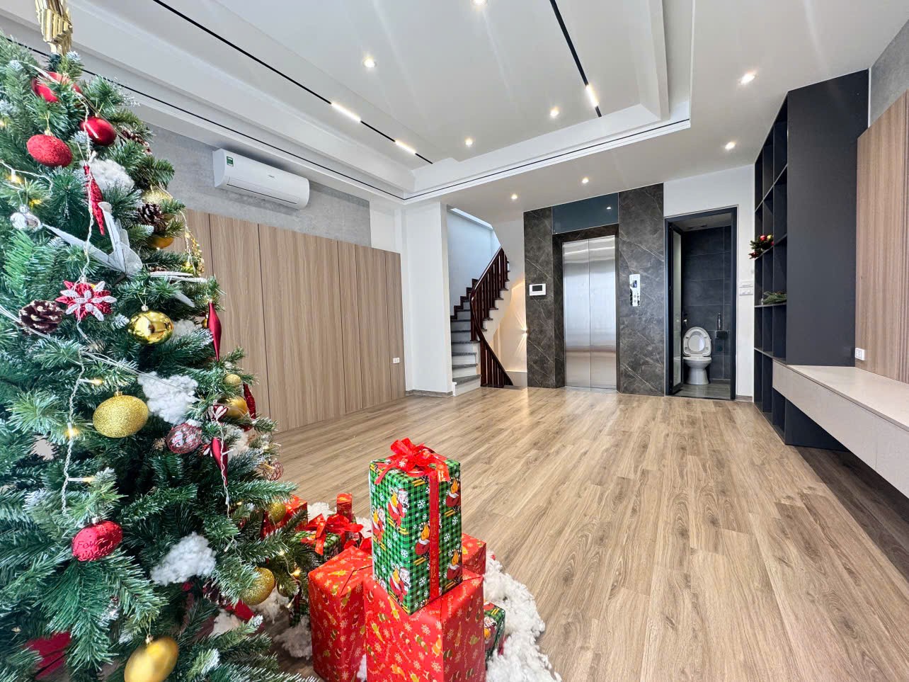 NHÀ ĐẸP  PHỐ TRẠM – LONG BIÊN – 6 TẦNG THANG MÁY – FULL NỘI THẤT 37m2 11.5 Tỷ. 5