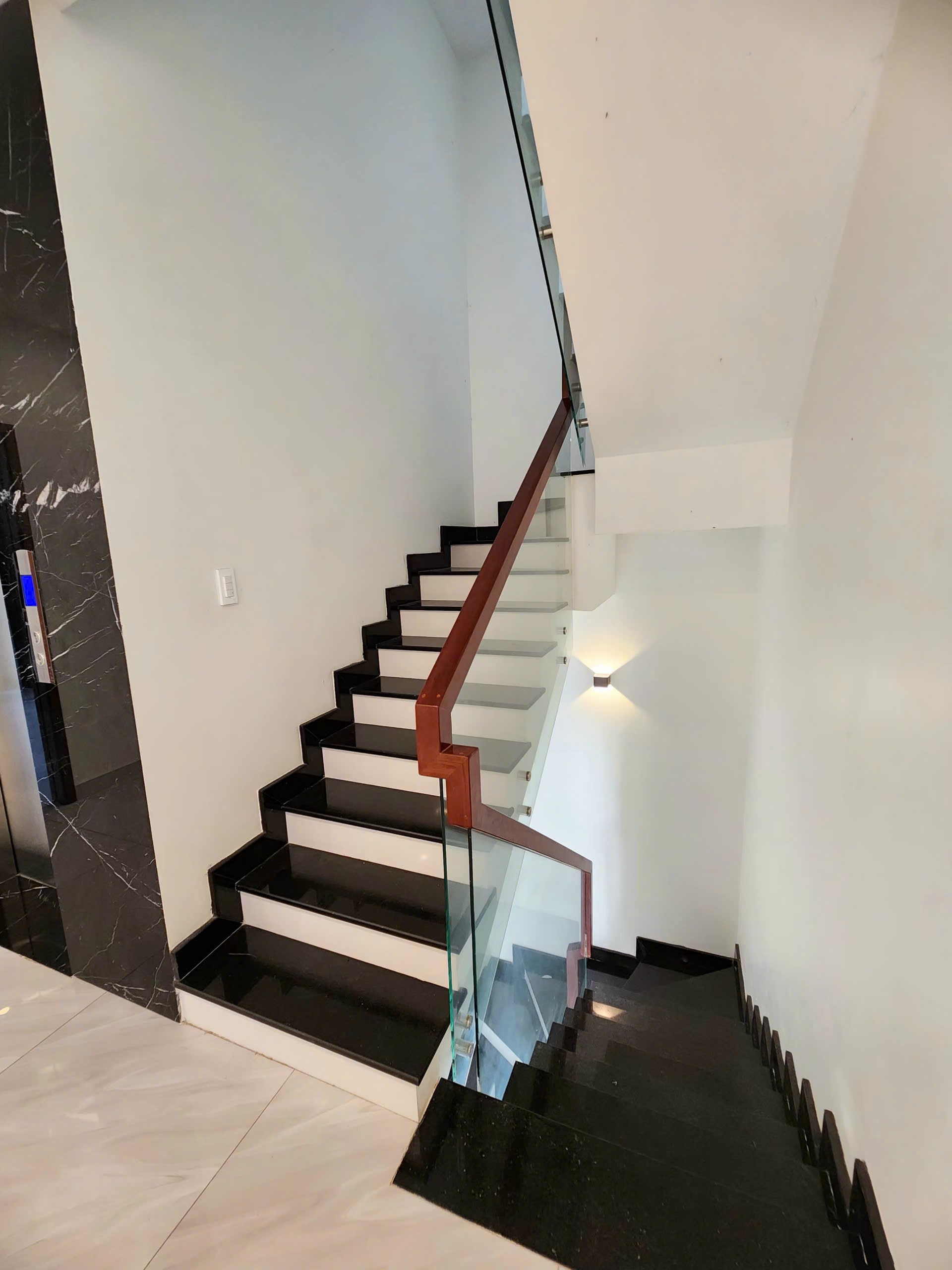 Cho thuê Biệt thự Phường Bình Trưng Tây, Quận 2, Diện tích 162m², Giá 75 Triệu/tháng 12