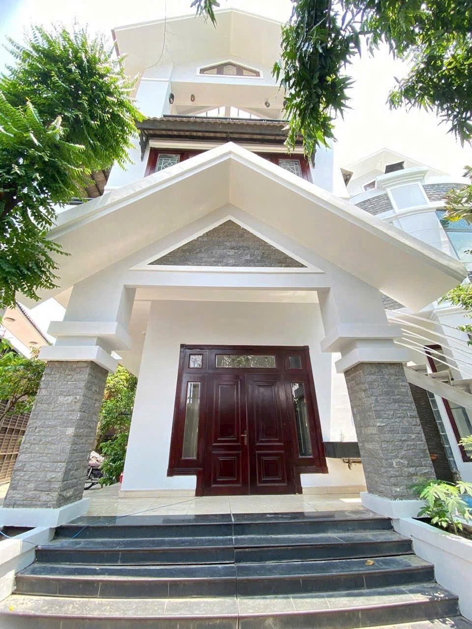 Cho thuê Nhà mặt tiền Phường Phước Long A, Quận 9, Diện tích 1000m², Giá 90 Triệu/tháng