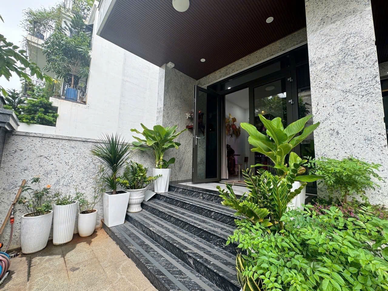 Cho thuê Nhà mặt tiền Quận 2, Hồ Chí Minh, Diện tích 105m², Giá 75 Triệu/tháng 9