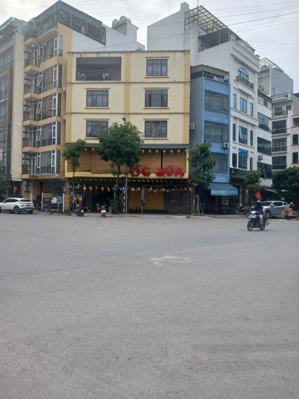 MẶT TIỀN SÁNG – 3 Ô TÔ TRÁNH – LACASTA VĂN PHÚ – KINH DOANH SIÊU LỢI NHUẬN