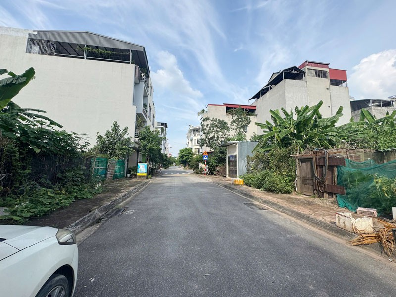 Hiếm Có Khó Tìm! Lô 30m2 Giang Biên 2 Mặt Thoáng, Vỉa Hè, Ô Tô Tránh - Mua Nhanh Kẻo Lỡ! 2