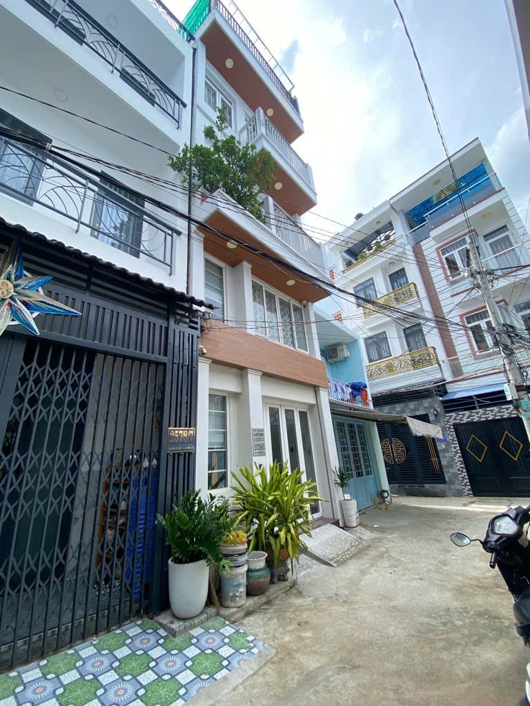 Bán Gấp Nhà Hẻm Nguyễn Thị Thập, Q7: 40m2, 2 Tầng, SH, Giá Chỉ 5.8 Tỷ