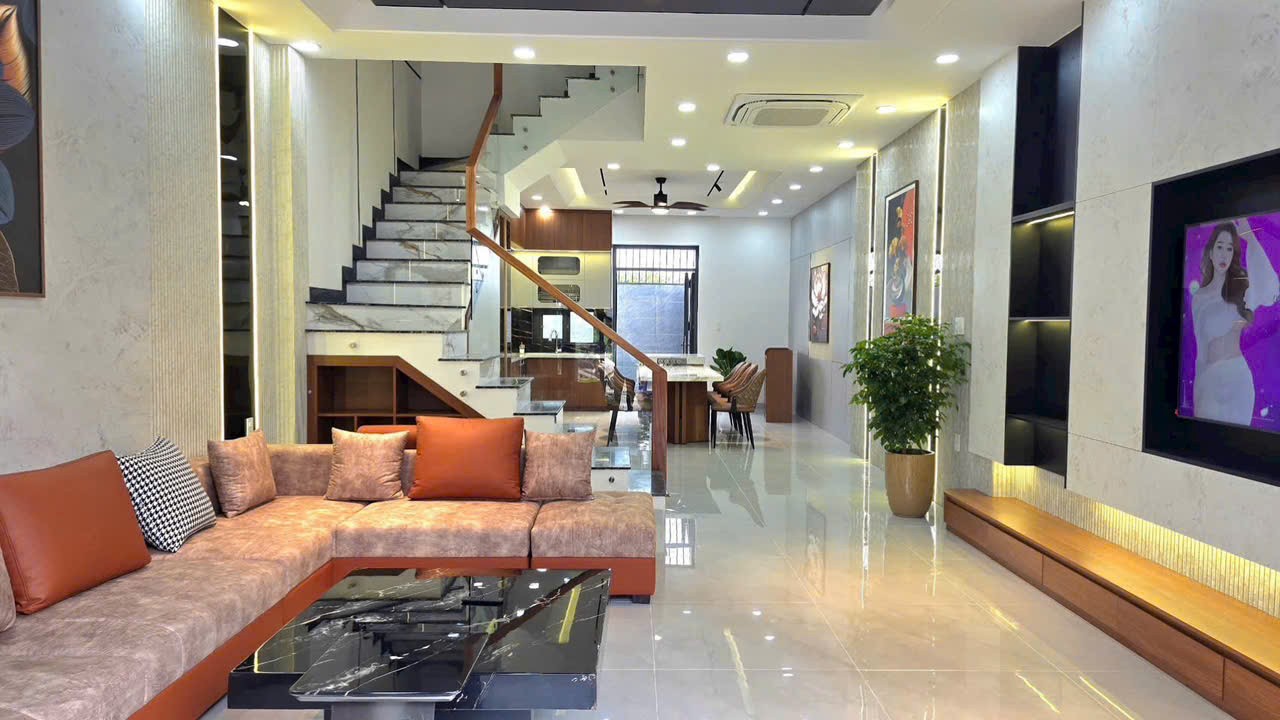 BÁN NHÀ MỚI 3 TẦNG THIẾT KẾ SANG TRỌNG FULL NỘI THẤT KĐT MỸ GIA GÓI 3, NHA TRANG. 2