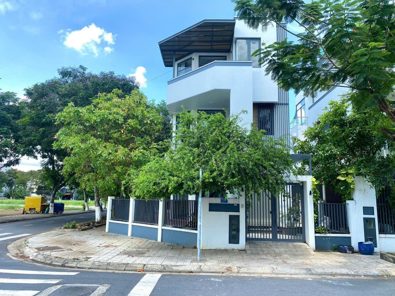 Cần bán Đất Phường Trường Thạnh, Quận 9, Diện tích 202.5m², Giá 028.5 Tỷ 2