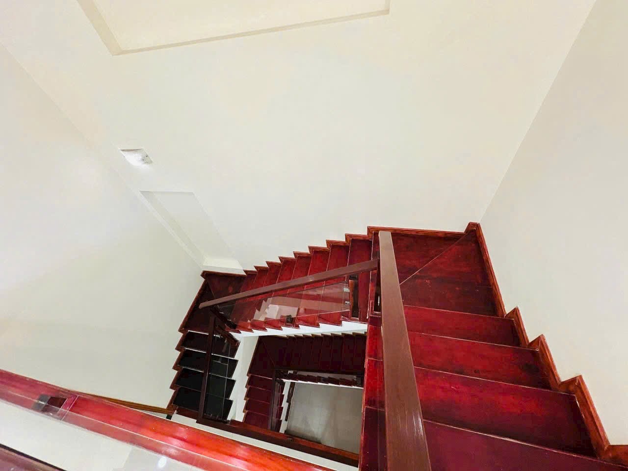 Cho thuê Nhà mặt tiền Phường Phước Long B, Quận 9, Diện tích 140m², Giá 21 Triệu/tháng