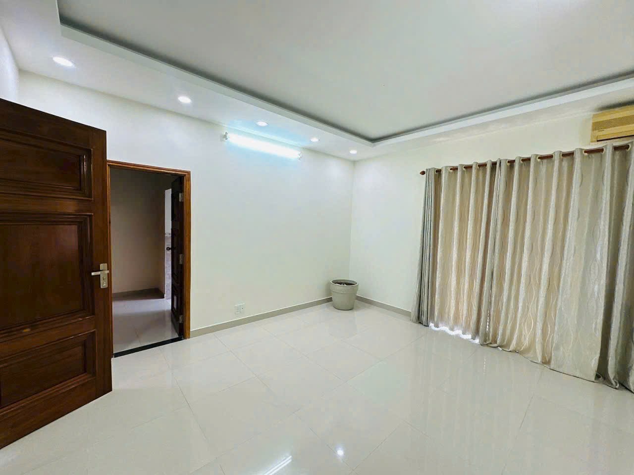 Cho thuê Nhà mặt tiền Phường Phước Long B, Quận 9, Diện tích 140m², Giá 21 Triệu/tháng 2