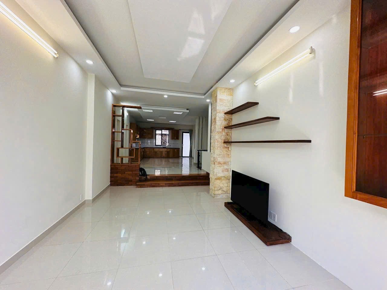 Cho thuê Nhà mặt tiền Phường Phước Long B, Quận 9, Diện tích 140m², Giá 21 Triệu/tháng 5