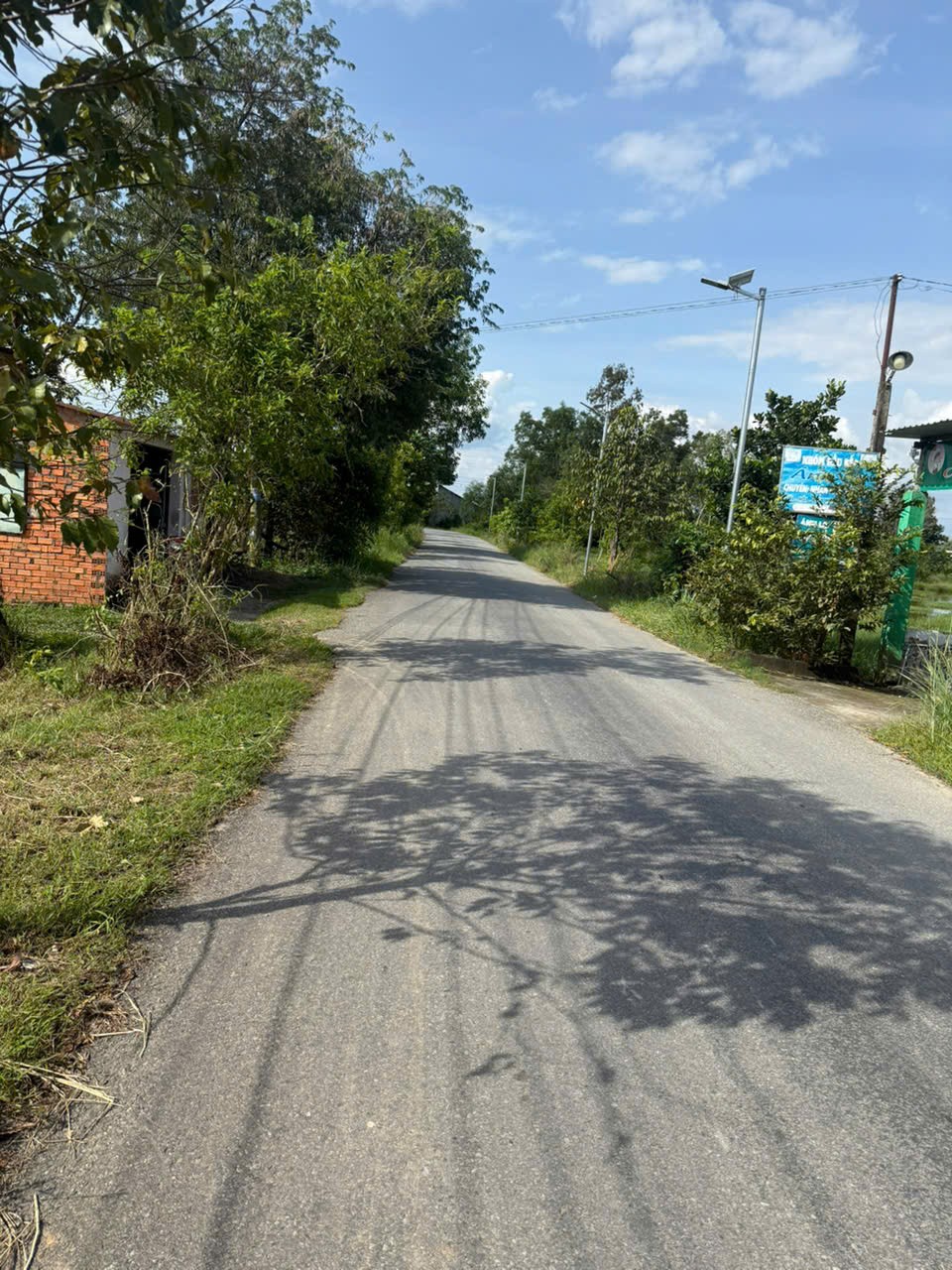 Bán đất mặt tiền đường nhựa thị trấn Hậu Nghĩa tdt 885m2 ( có 200m2 thổ) giá 4,2 tỷ 2