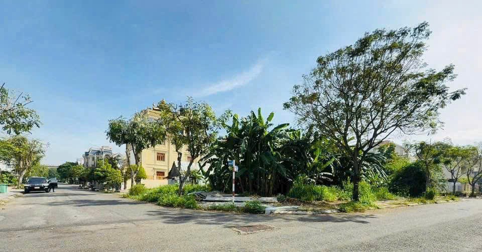 Cần bán Đất Phường Tân Phong, Quận 7, Diện tích 313m², Giá 201 Triệu/m²