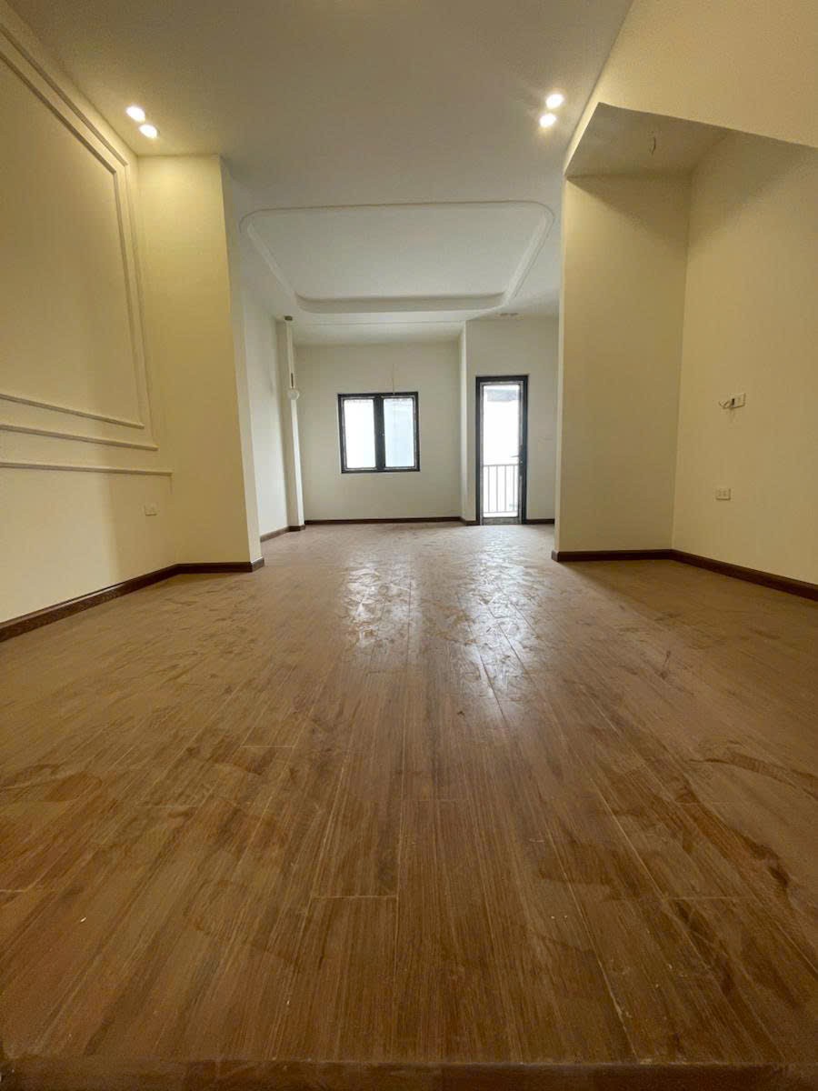 BÁN NHÀ PHỐ NGỌC LÂM - LONG BIÊN GIÁ ĐẦU TƯ 4