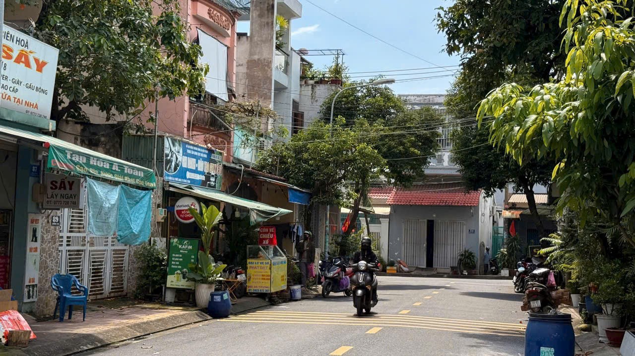 Cần bán Nhà mặt tiền Phường Phước Long B, Quận 9, Diện tích 124m², Giá 9.5 Tỷ